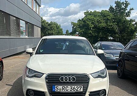 Audi A1 1.4 TFSI S tronic line Sportpaket