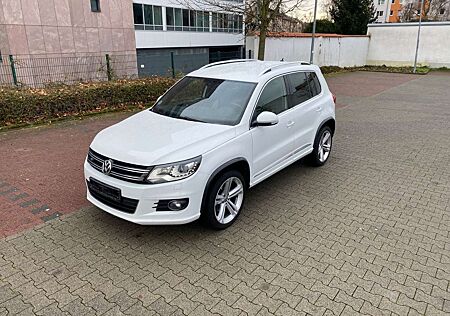 VW Tiguan Volkswagen 2.0 TDI R-LINE /AHK/ KeyLessGo
