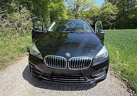 BMW 225xe 225 2er Active Tourer Plug-In-Hybrid iPerformanc