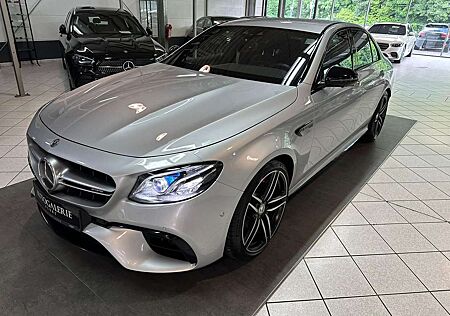 Mercedes-Benz E 63 AMG E 63 S AMG 4M+*DRIVERS*CARBON*BURM*1.HD*SCHECKH*