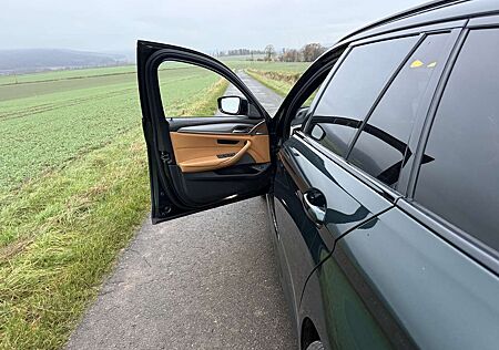 BMW 540i 540 xDrive Touring Aut. edel