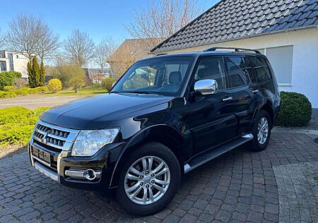 Mitsubishi Pajero 3.2 DI-D Top Kamera Pano SD 7-Sitze Leder