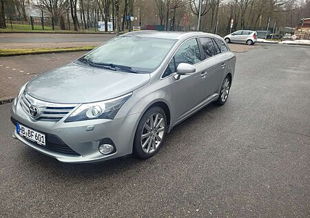 Toyota Avensis 2.2 D-CAT Combi Executive