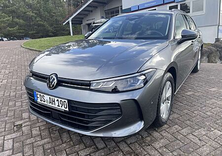 VW Passat Variant Volkswagen *AHK schwenkb. *adapt. Tempomat *Winterpak. *LED