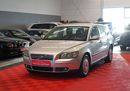 Volvo V50 Kombi 2.4 Kinetic Klimaautomatik*2.Hand