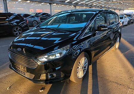 Ford S-Max Titanium AHK/PDC/Leder/Navi/PAN-Dach