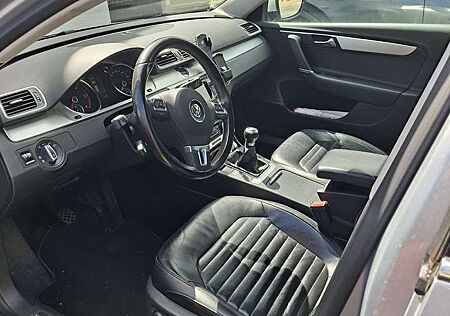 VW Passat Variant Volkswagen Highline BlueMotion