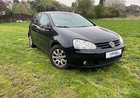 VW Golf Volkswagen 1.6 TÜV + Zahnriemen NEU ! AHK ! Kein Rost !