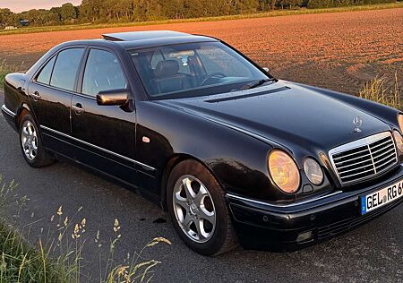 Mercedes-Benz 280 E