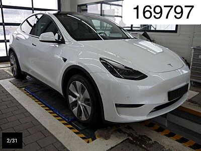 Tesla Model Y Long Range Dual AWD Kam Autopilot 3