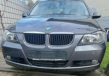 BMW 320i 320