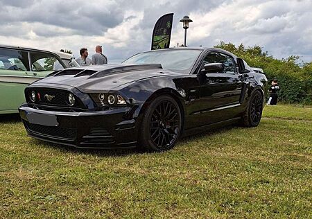 Ford Mustang GT 5.0 V8 2014 S197 USA CARBON LEDER