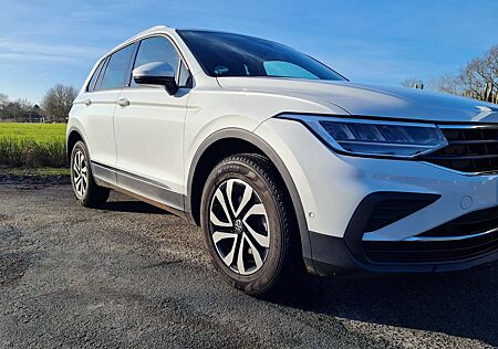 VW Tiguan Volkswagen Life 1,5 TSI DSG|Sondermodell Active
