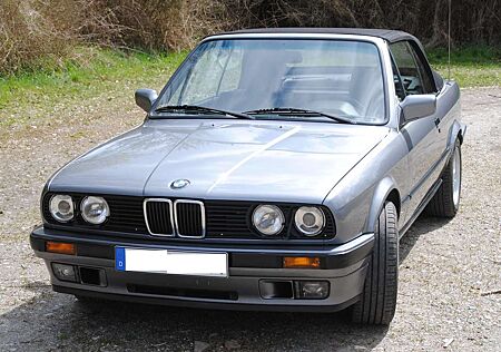 BMW 320i 320 e30 Cabrio Hardtop