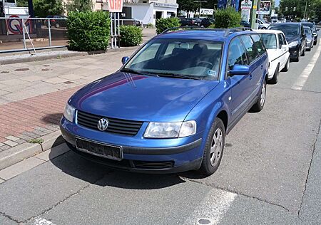 VW Passat Volkswagen Variant 1.6 *AUTOMATIK *KLIMATRONIK