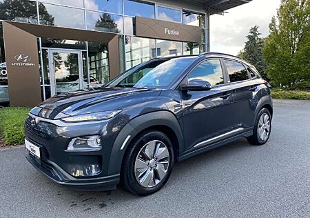 Hyundai Kona Premium 64KW Wärmep. AHK HUD Navi Leder Soundsyste