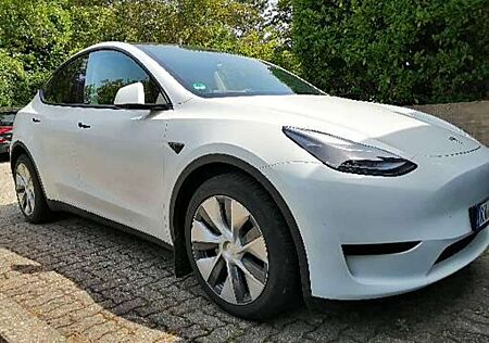 Tesla Model Y RWD
