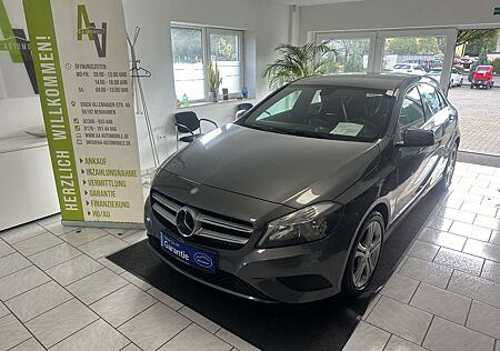 Mercedes-Benz A 180 BlueEfficiency*NAVI+TEILL.+PDC*