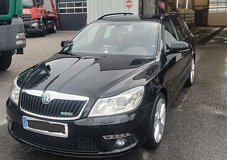 Skoda Octavia Combi 2.0 TSI DSG RS