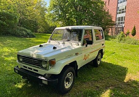 Toyota Land Cruiser BJ73 Hardtop Cabrio, Klima!
