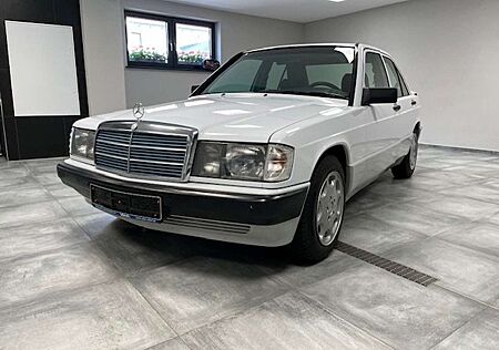 Mercedes-Benz 190 E 2.3