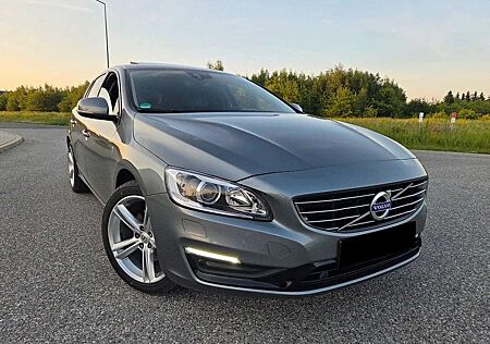 Volvo V60 T3 Geartronic Summum