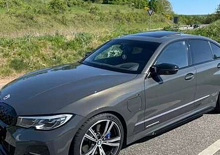 BMW 330e 330 3er Plug-In-Hybrid Aut. M Sport