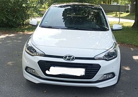 Hyundai i20 blue Style