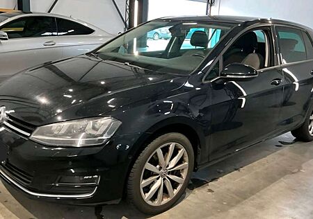 VW Golf Volkswagen VII*AUTOM*ALCANTARA*PDC V+H*SCHECKHEFT*SHZ