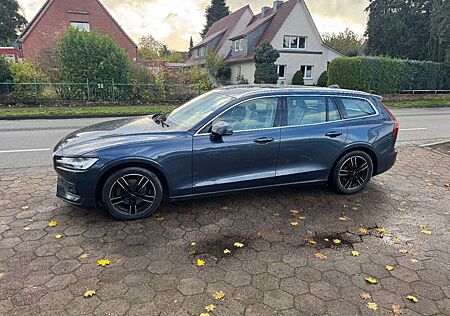 Volvo V60 D4 Momentum *Vollausstattung+neues Modell