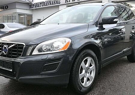 Volvo XC 60 XC60 Summum AWD*Pano*Cam*Navi*Xenon*Leder*8-fach