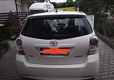Toyota Verso AUR20L-GWFEYW