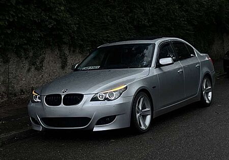 BMW 523i 523