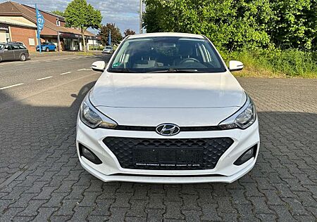 Hyundai i20 YES! Plus Klimatautomatik 2 Tüv
