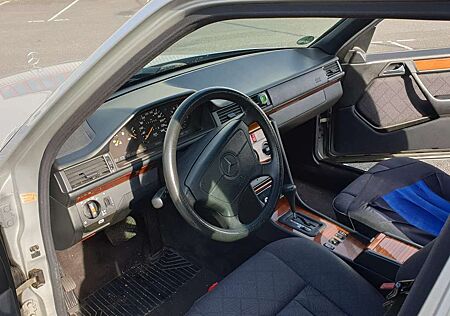 Mercedes-Benz E 200 E-Klasse