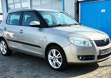 Skoda Fabia NEU TÜV/ 1. HAND/ Sitzheizung/ PDC H/ Klimaauto