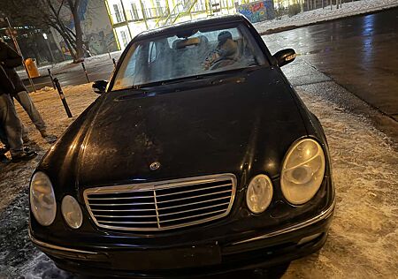 Mercedes-Benz E 270 Classic