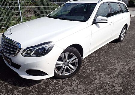 Mercedes-Benz E 250 BlueTec T Navi 2. Hand Reifen Bremsen NEU