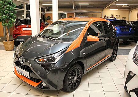 Toyota Aygo x-JBL Klimaautomatik Teilleder Alufelgen Rückfahrk