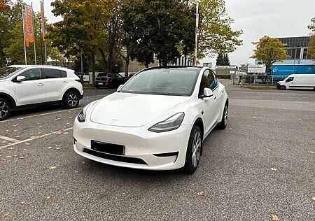 Tesla Model Y RWD Long Range | 06/2024 | 41.000 km | Nur Karosserie-Reparatur ( Service) | Vollausstattung + Extras