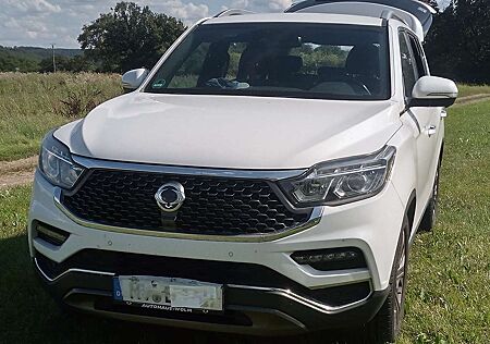 SsangYong Rexton 2.2 e-XDi 220 2WD Aut. Sapphire