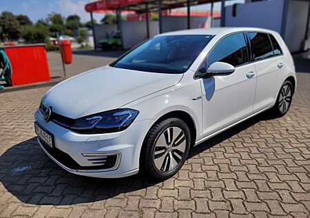 VW e-Golf Volkswagen Wärmepumpe CCS sehr gepflegt Kamera