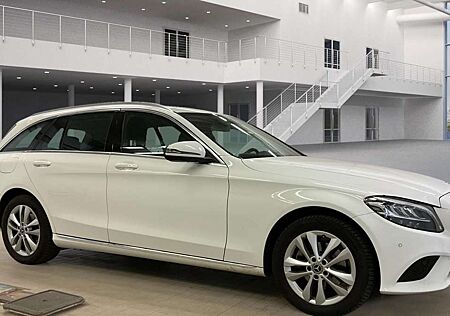 Mercedes-Benz C 200 gebraucht kaufen Mercedes-Benz C 200 AVANTG. 9G/LED/DISTRON+SPURA+TOTW/E-HECKKLAPPE/AHK