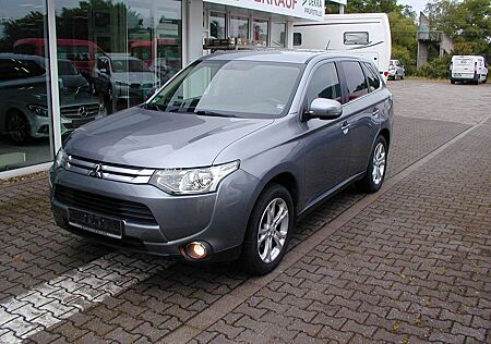 Mitsubishi Outlander 2.0 ClearTec 2WD Klimaauto. Kamera Alu