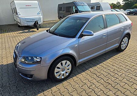 Audi A3 1.6 FSI Attraction