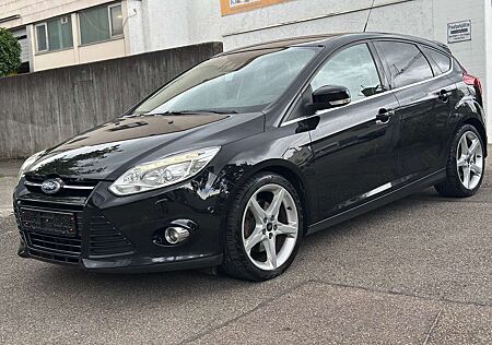 Ford Focus Titanium Keyless Go*Navi*AHK*XenonLed Tagahrlicht