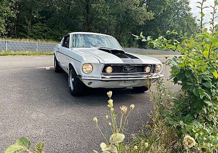 Ford Mustang Fastback 390GT