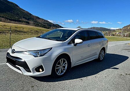Toyota Avensis Touring Sports 1.6 D-4D Active Style