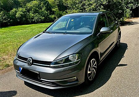 VW Golf Volkswagen 1.0 TSI Sound