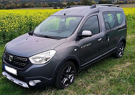 Dacia Dokker TCe 115 Stepway, AHK, Klima, Winterreifen